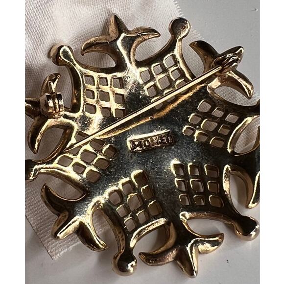 Vintage Monet Rhinestone 6 Pointed Star Brooch - Picture 4 of 5